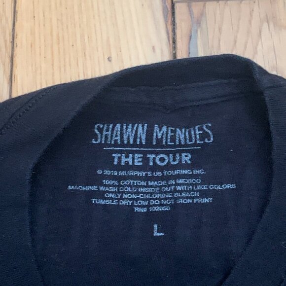 Shawn Mendes “The Tour” 2019 Shirt With Rose Graphic Size Large Concert T Shirt - Picture 3 of 5